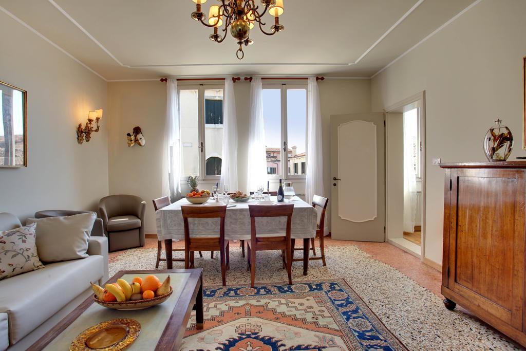 Canale Venice Room photo